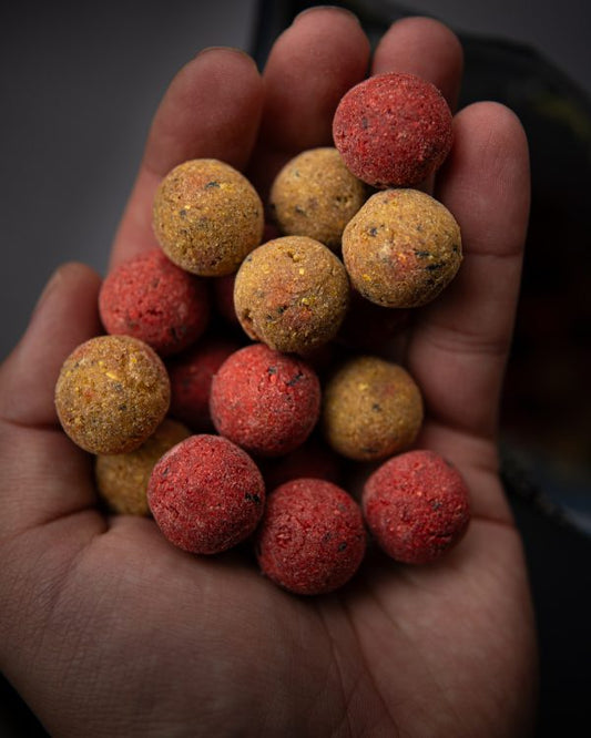 SOLUBLE BOILIES 20 MM BANANA & STRAWBERRY - 3,5 KG